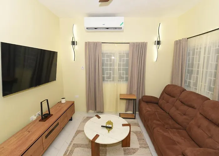 Cozy Retreat With Ac, Smart Tvs & Patio Hébergement de vacances