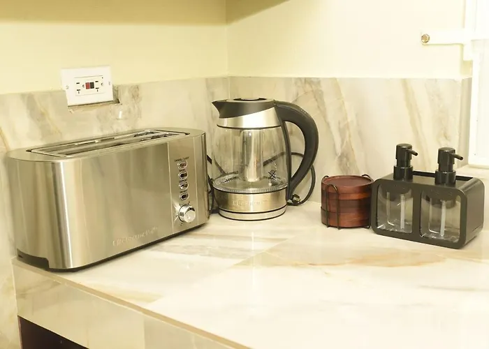 Hébergement de vacances Cozy Retreat With Ac, Smart Tvs & Patio