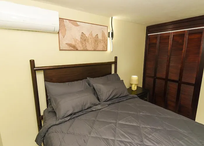 Cozy Retreat With Ac, Smart Tvs & Patio Montego Bay