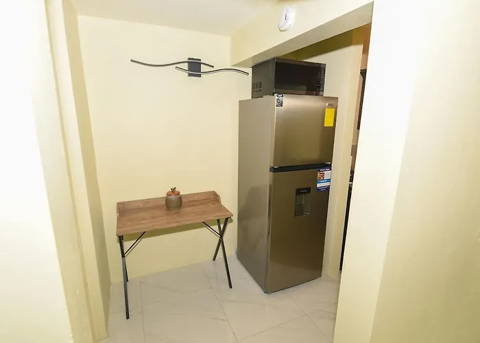 Cozy Retreat With Ac, Smart Tvs & Patio Hébergement de vacances *