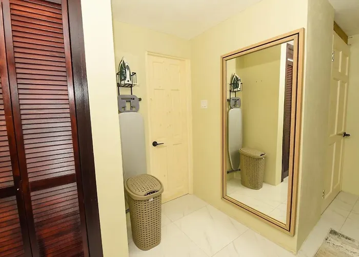 Hébergement de vacances Cozy Retreat With Ac, Smart Tvs & Patio Montego Bay